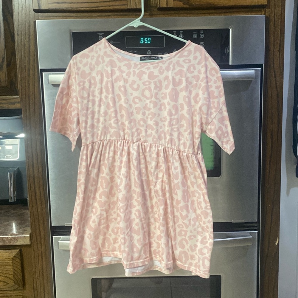 Light pink leopard print shirt